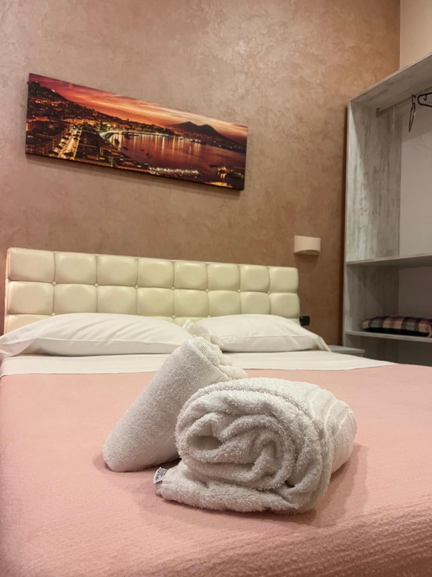 Oceania Hotels Napoli Bagian luar foto