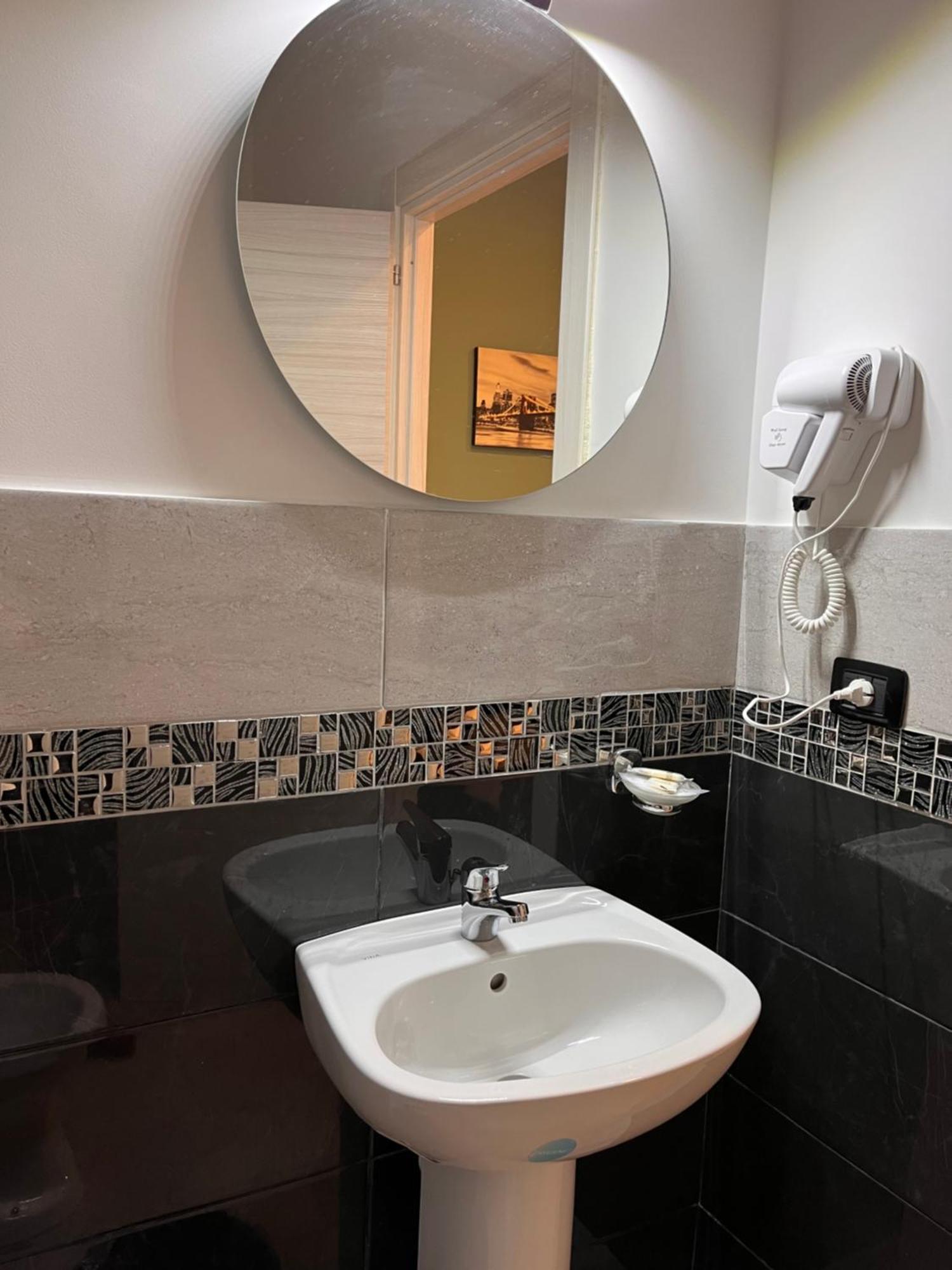Oceania Hotels Napoli Bagian luar foto