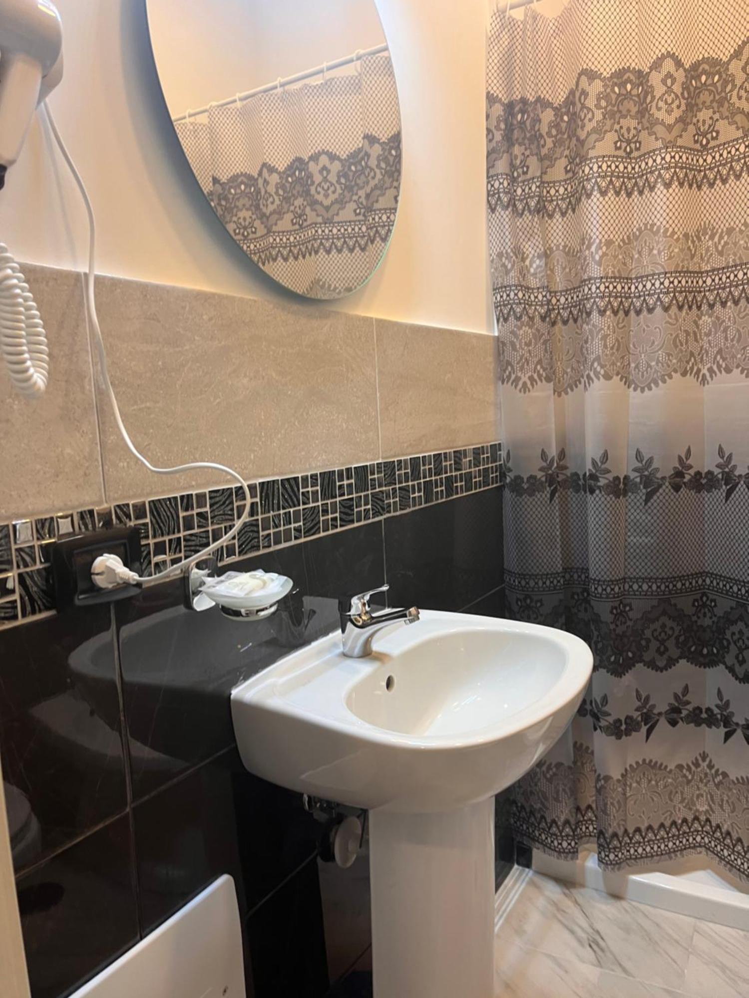 Oceania Hotels Napoli Bagian luar foto