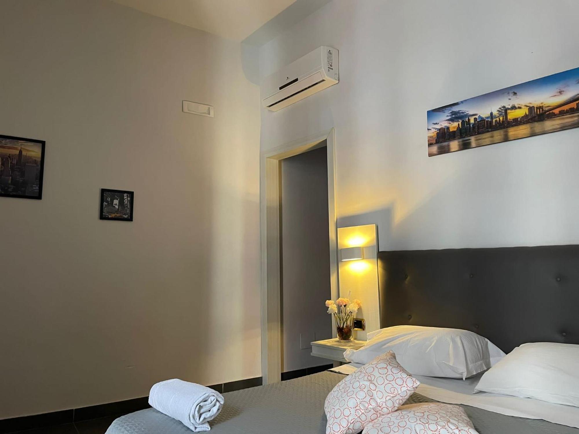 Oceania Hotels Napoli Bagian luar foto